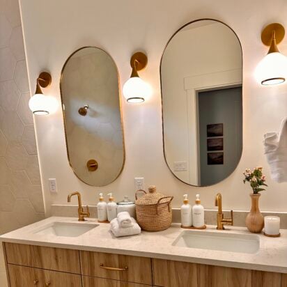 Modern double-sink bathroom vanity organization