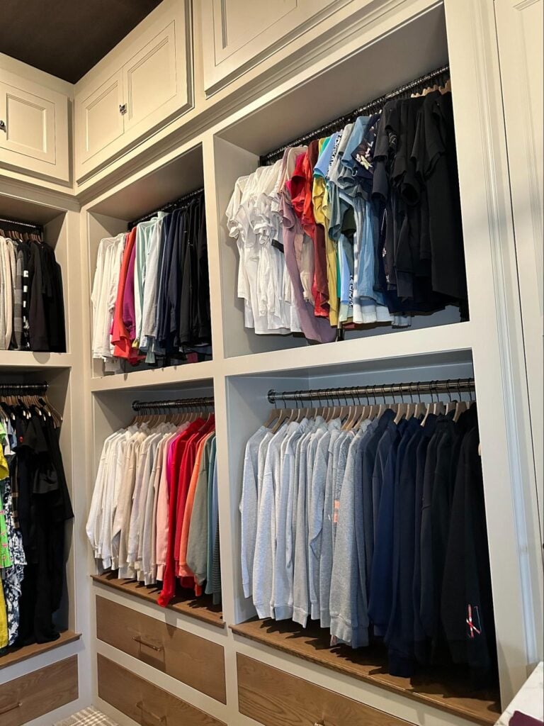 How to Maximize Storage Using Wall Shelving - Home Organization Closet shelving organization that maximizes vertical storage space